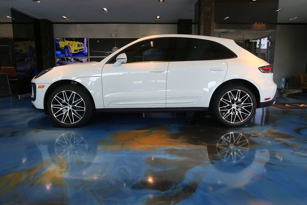 2023 Porsche Macan - Image 10 of 21