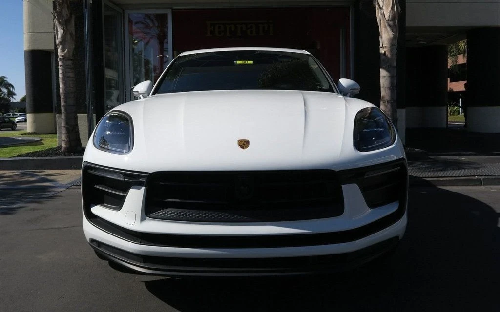 2023 Porsche Macan - Image 3 of 21
