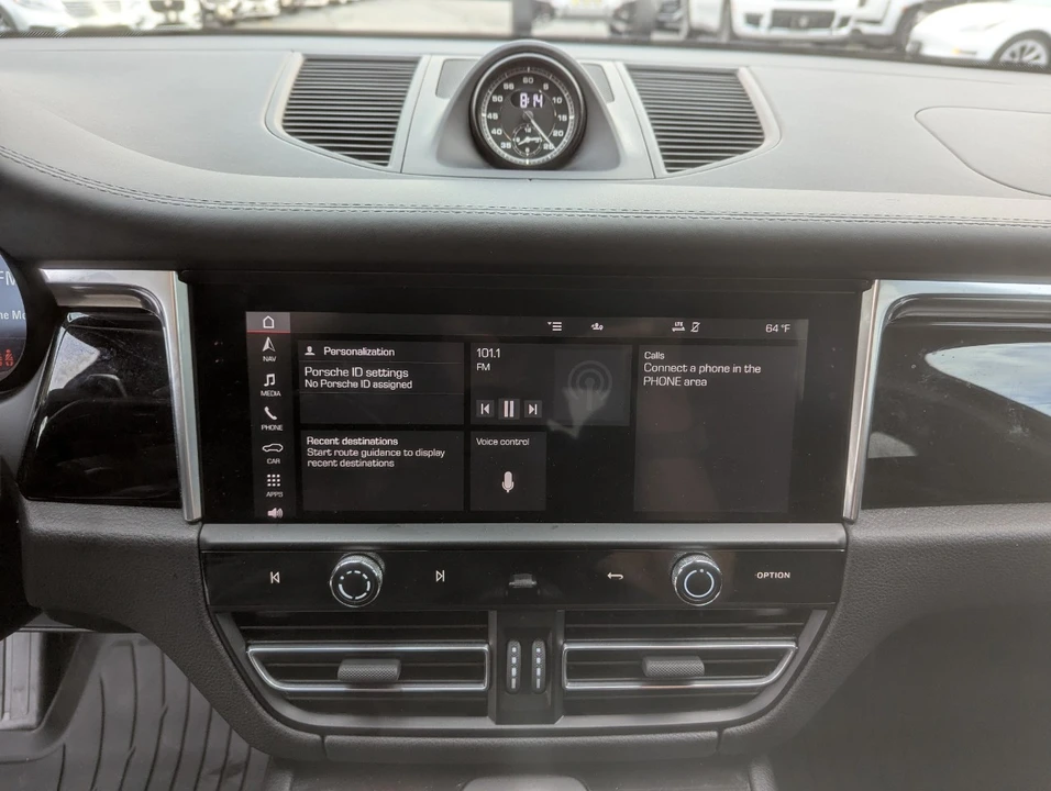 2023 Porsche Macan - Image 21 of 21