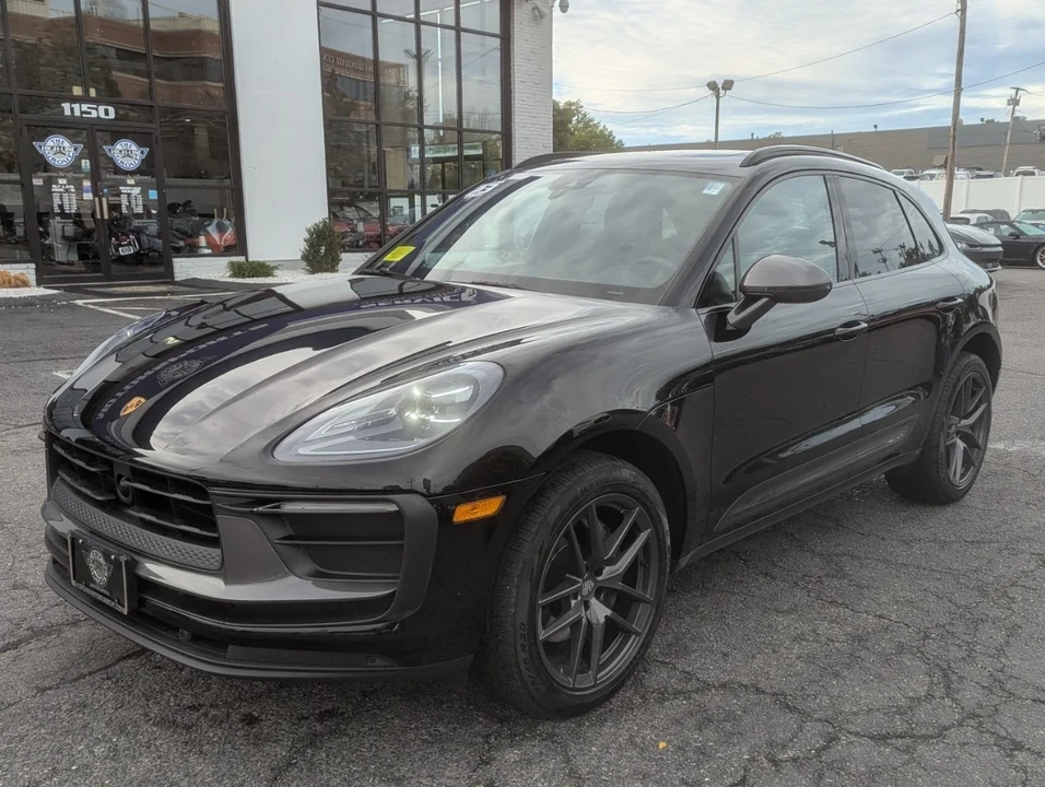 2023 Porsche Macan - Image 2 of 21