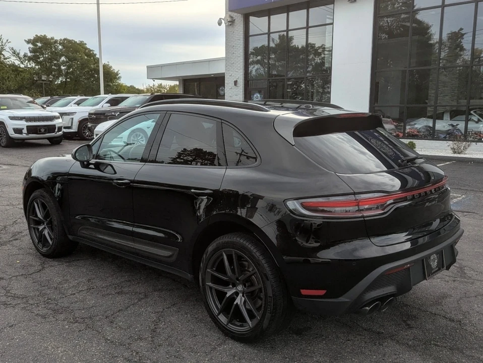 2023 Porsche Macan - Image 10 of 21