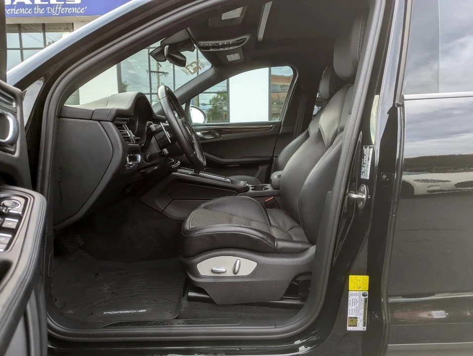 2023 Porsche Macan - Image 12 of 21