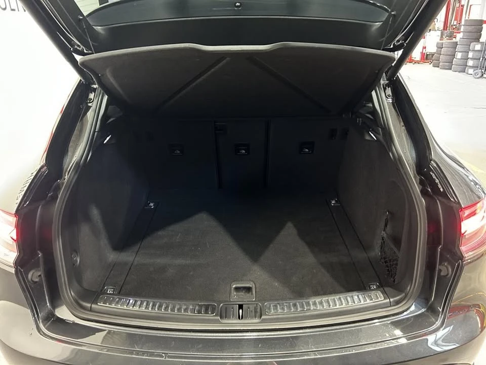 2023 Porsche Macan - Image 9 of 20