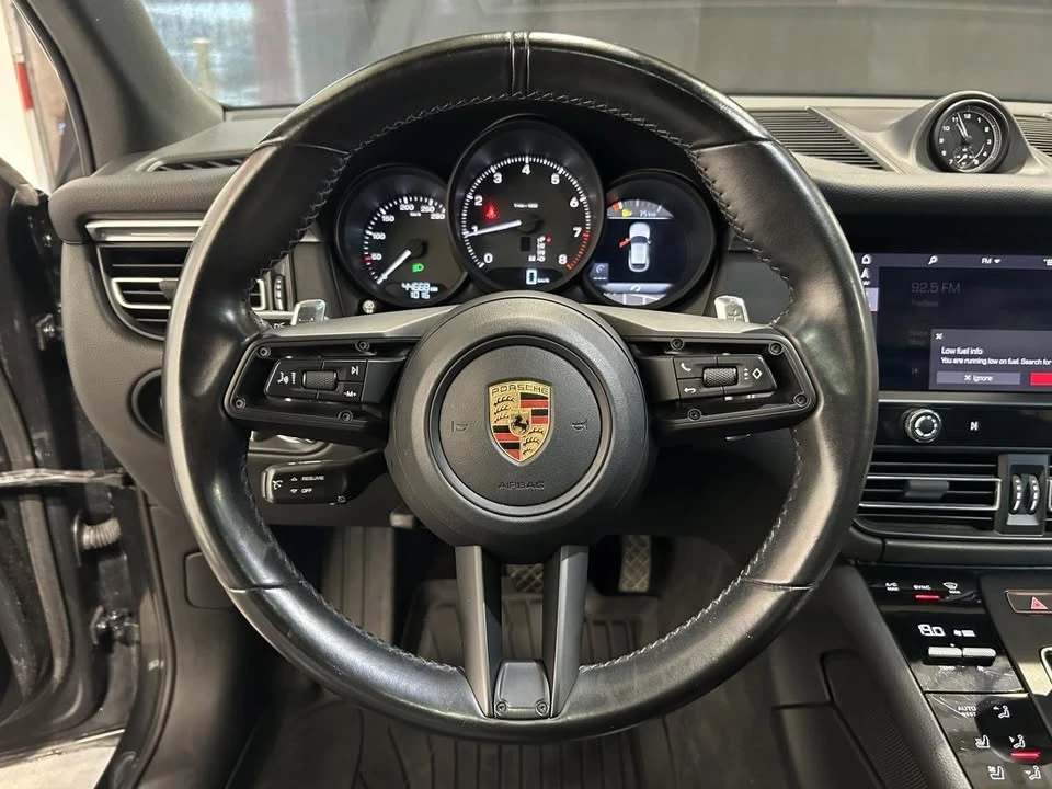 2023 Porsche Macan - Image 19 of 20