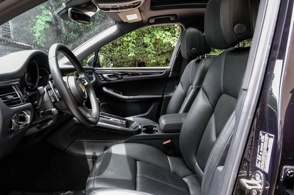 2023 Porsche Macan T - Image 11 of 18