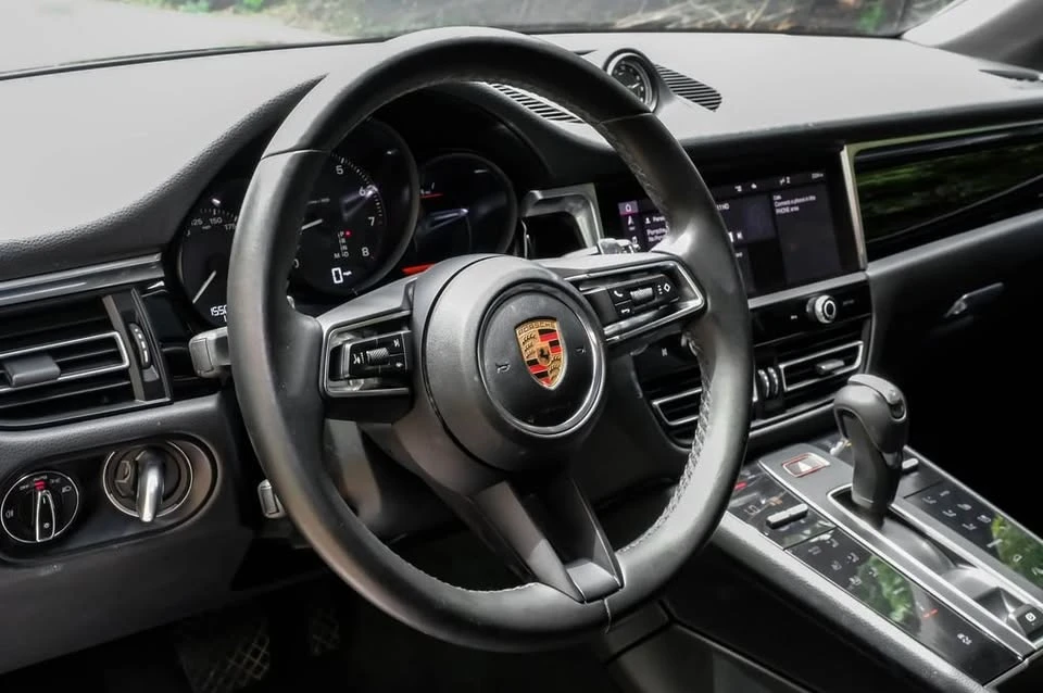 2023 Porsche Macan T - Image 16 of 18
