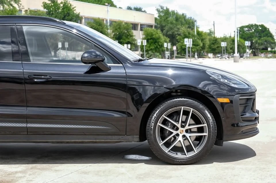 2023 Porsche Macan T - Image 5 of 18