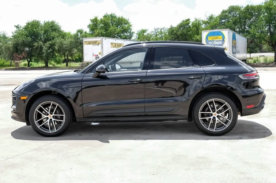 2023 Porsche Macan T - Image 9 of 18