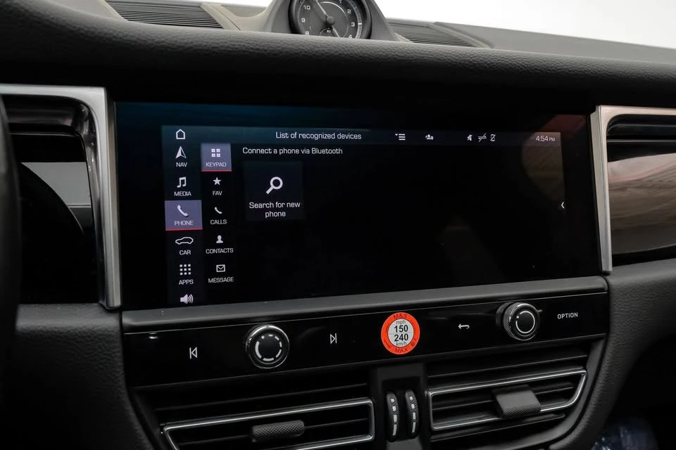 2023 Porsche Macan - Image 2 of 20