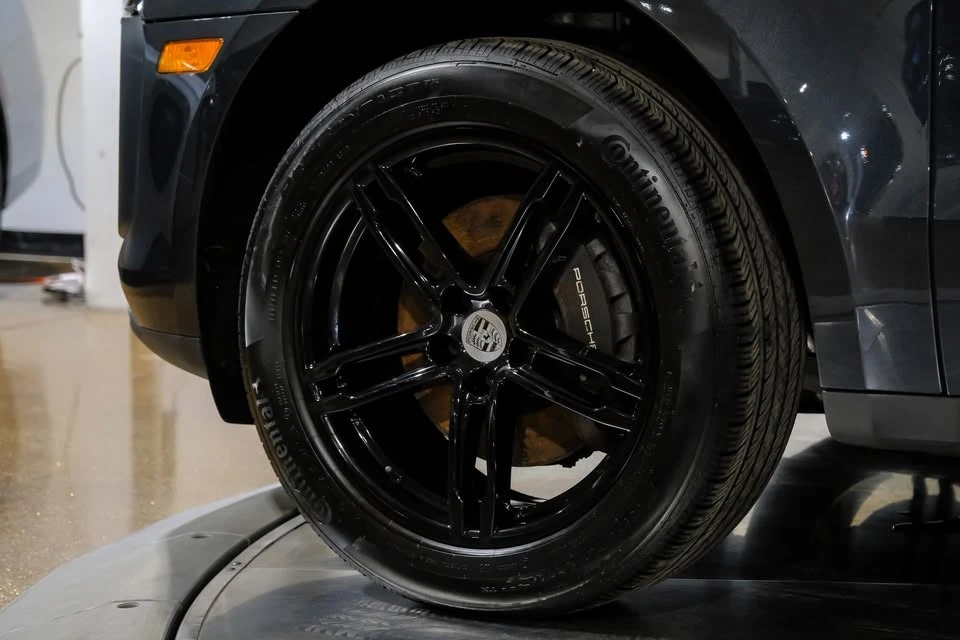 2023 Porsche Macan - Image 7 of 20