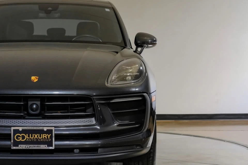 2023 Porsche Macan - Image 6 of 20