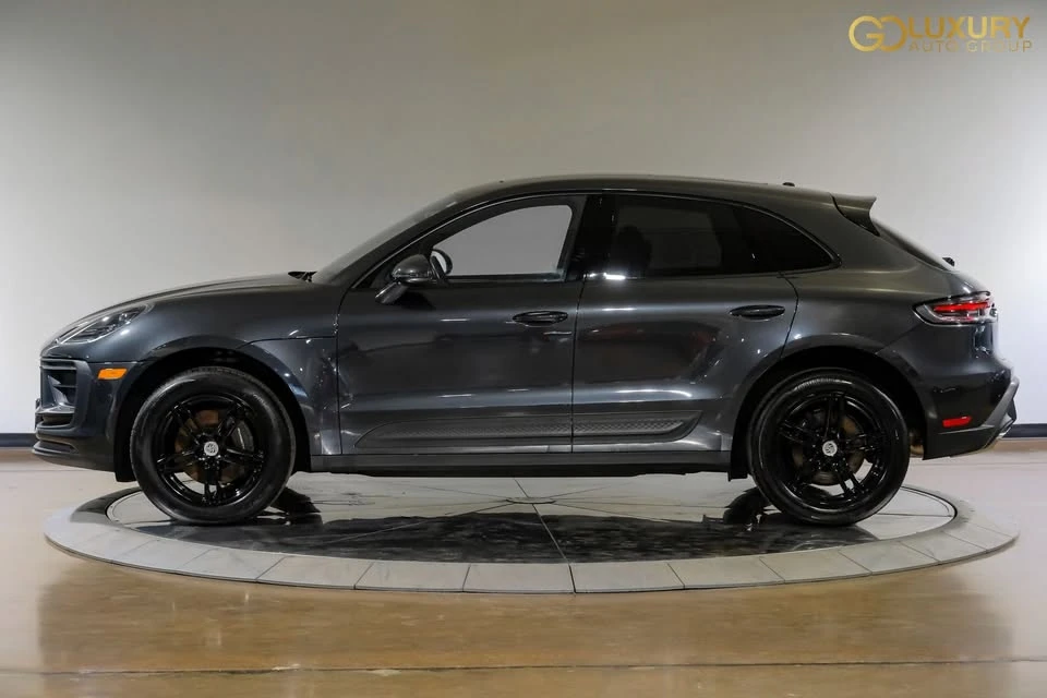 2023 Porsche Macan - Image 12 of 20