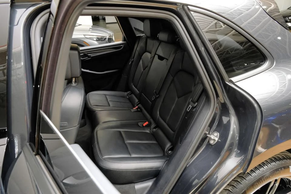 2023 Porsche Macan - Image 7 of 20