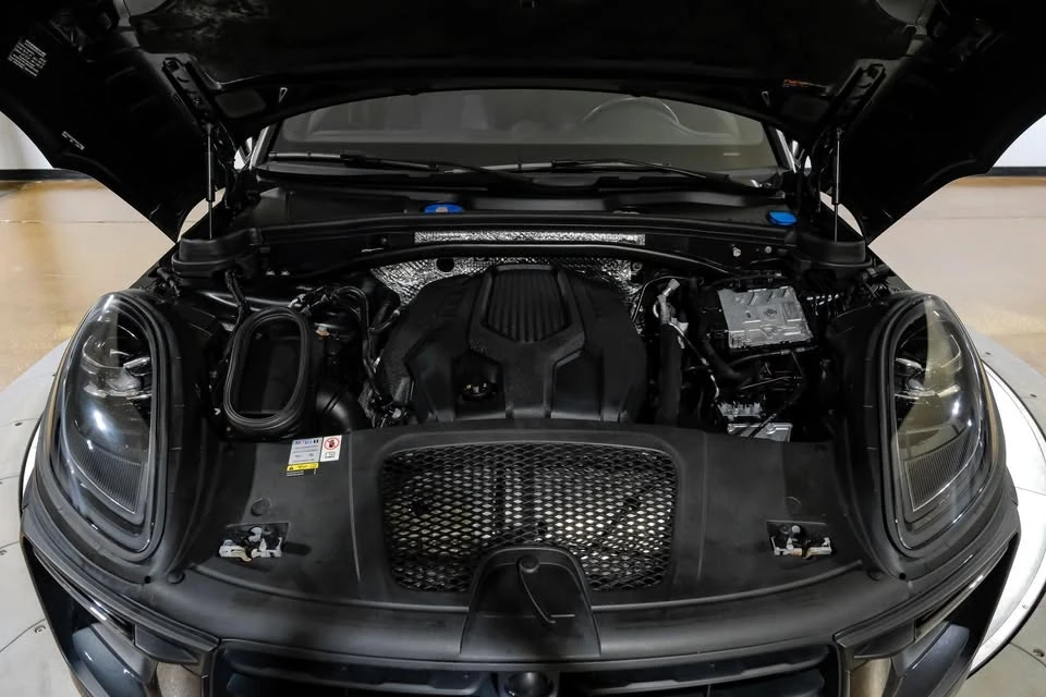 2023 Porsche Macan - Image 6 of 20