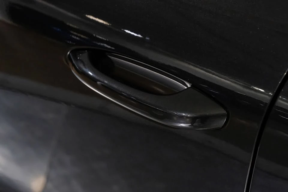 2023 Porsche Macan - Image 6 of 20