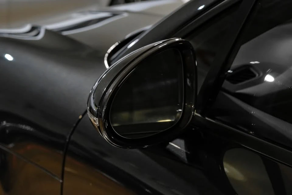 2023 Porsche Macan - Image 3 of 20