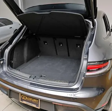 2023 Porsche Macan Base