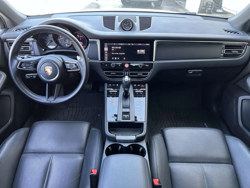 2023 Porsche Macan - Image 11 of 20