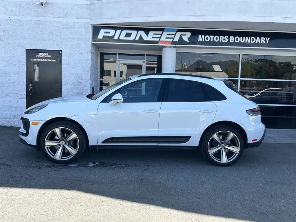 2023 Porsche Macan - Image 2 of 20