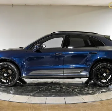 2023 Porsche Macan Base