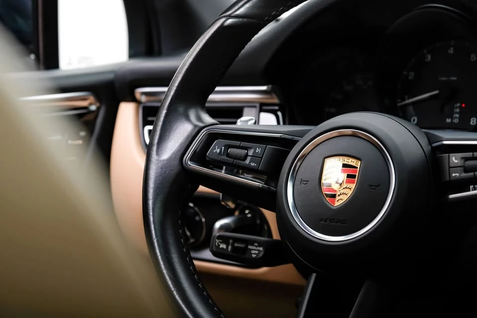 2023 Porsche Macan - Image 3 of 20