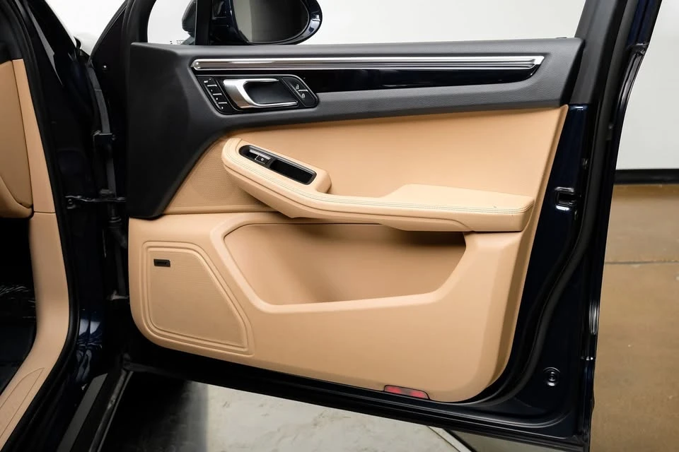 2023 Porsche Macan - Image 5 of 20