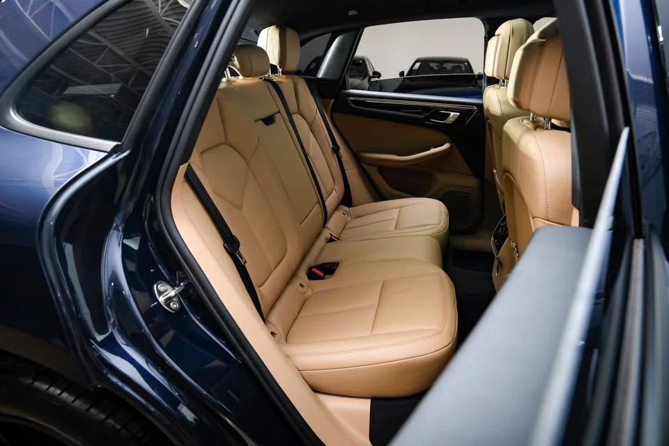 2023 Porsche Macan - Image 6 of 20