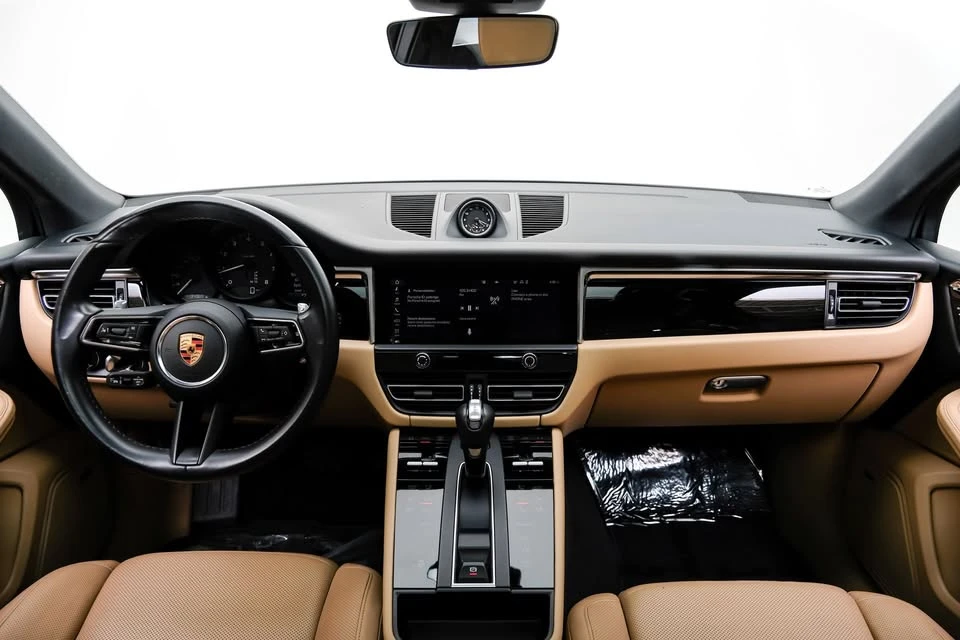2023 Porsche Macan - Image 9 of 20