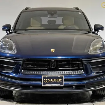 2023 Porsche Macan Base