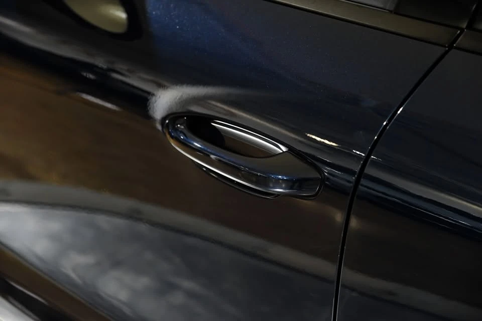2023 Porsche Macan - Image 15 of 20