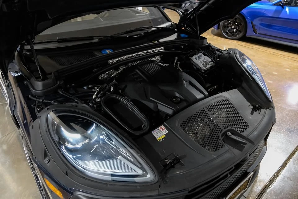 2023 Porsche Macan - Image 6 of 20