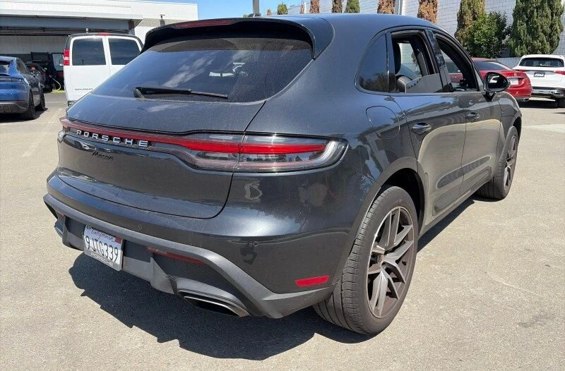 2023 Porsche Macan - Image 10 of 10