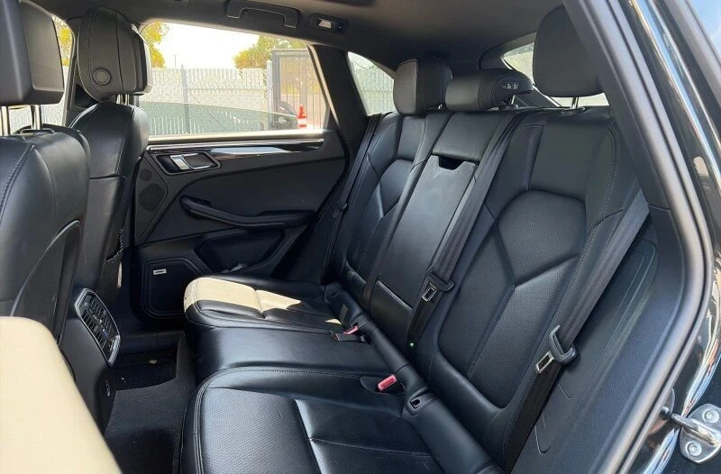 2023 Porsche Macan - Image 5 of 10