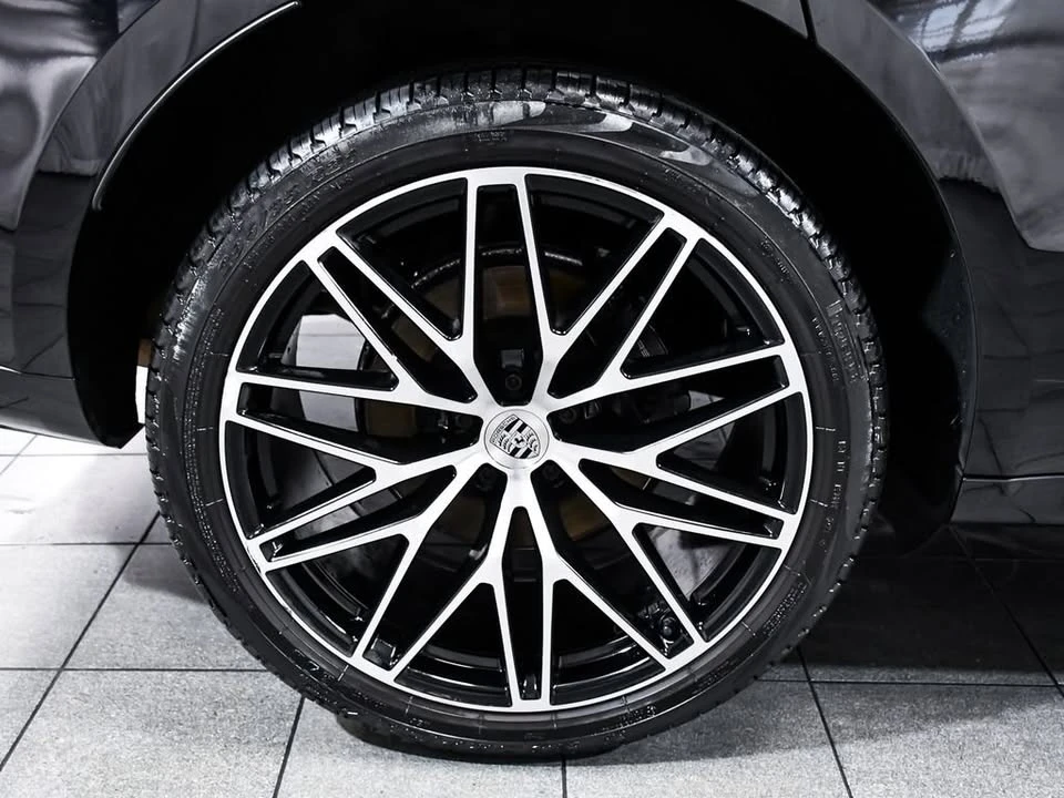 2023 Porsche Macan - Image 5 of 17