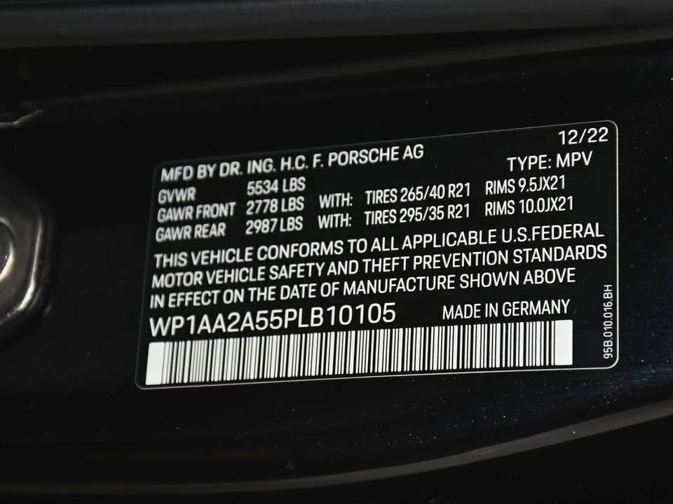 2023 Porsche Macan - Image 12 of 17