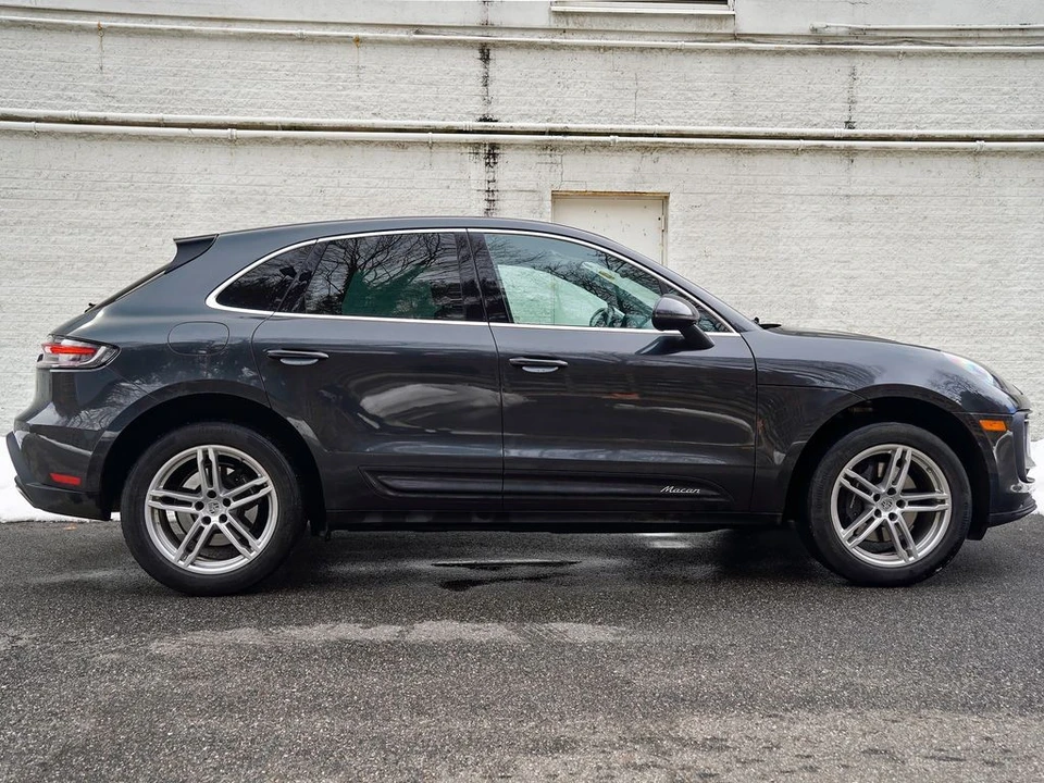 2023 Porsche Macan - Image 8 of 12