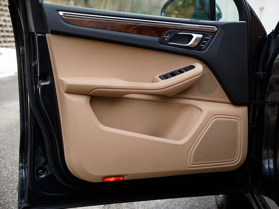 2023 Porsche Macan - Image 12 of 12