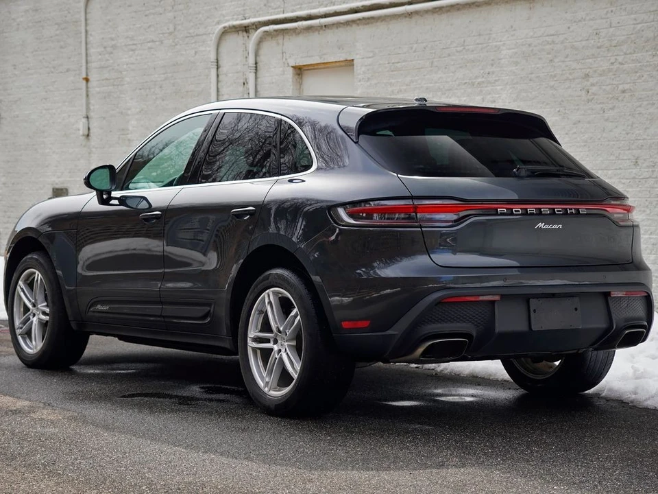 2023 Porsche Macan - Image 4 of 12