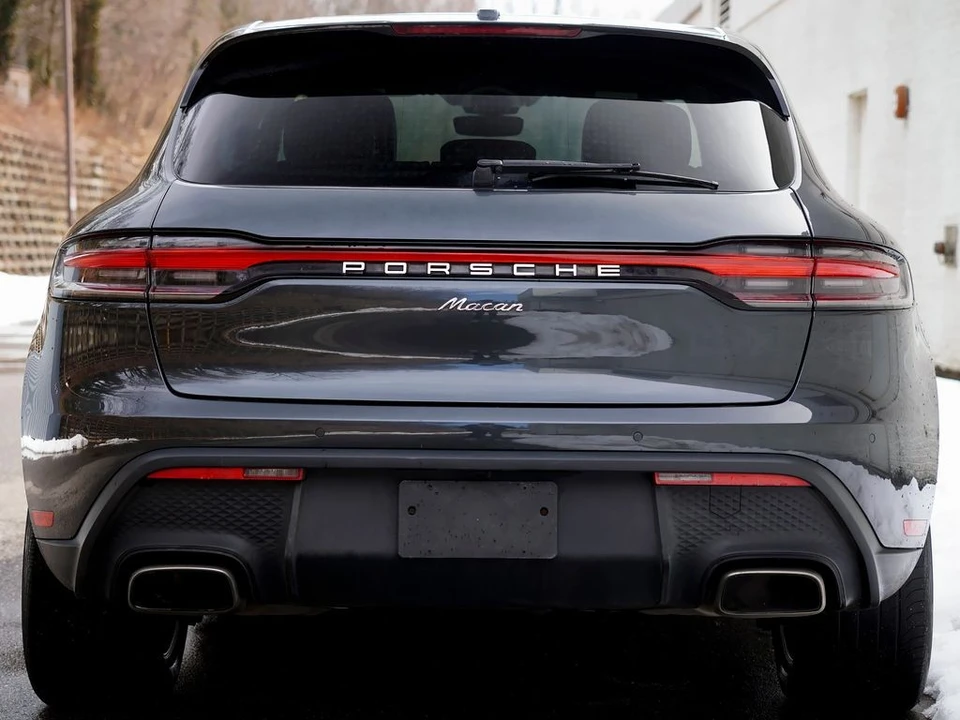 2023 Porsche Macan - Image 6 of 12