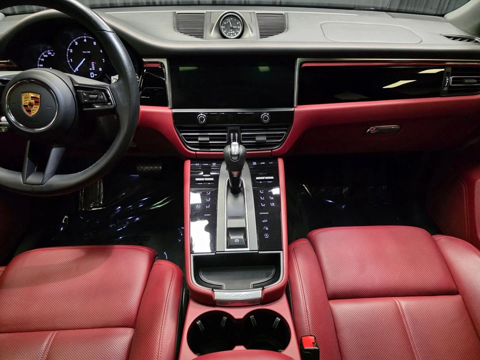 2023 Porsche Macan - Image 23 of 31