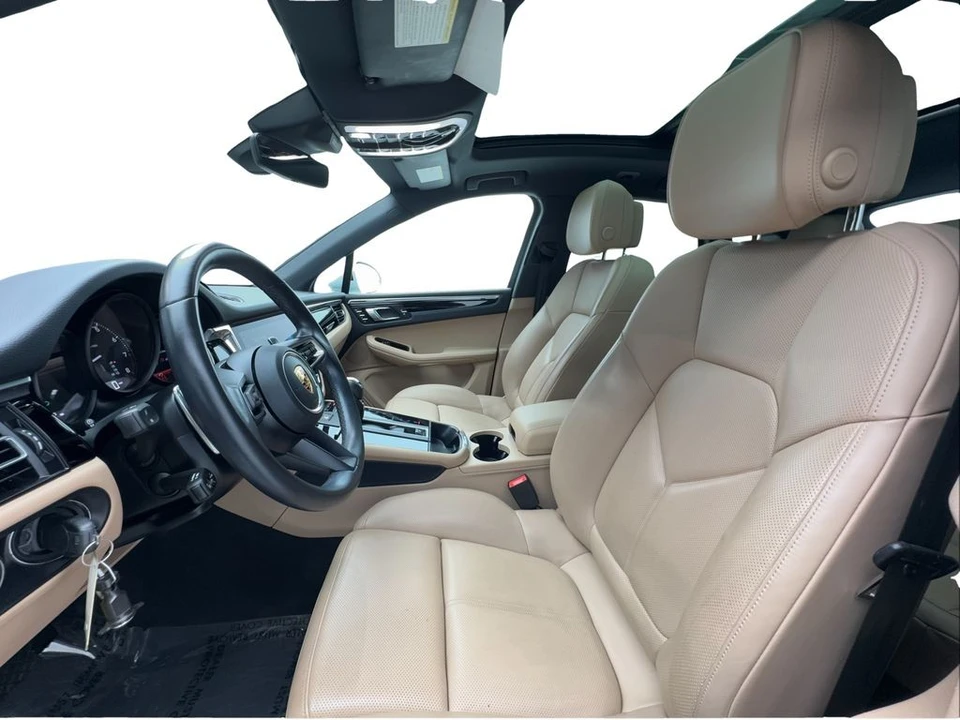 2023 Porsche Macan - Image 21 of 31