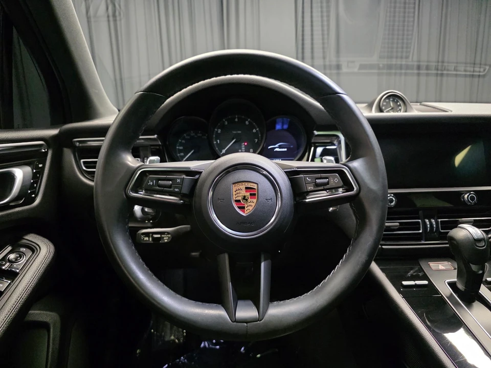 2023 Porsche Macan - Image 21 of 21