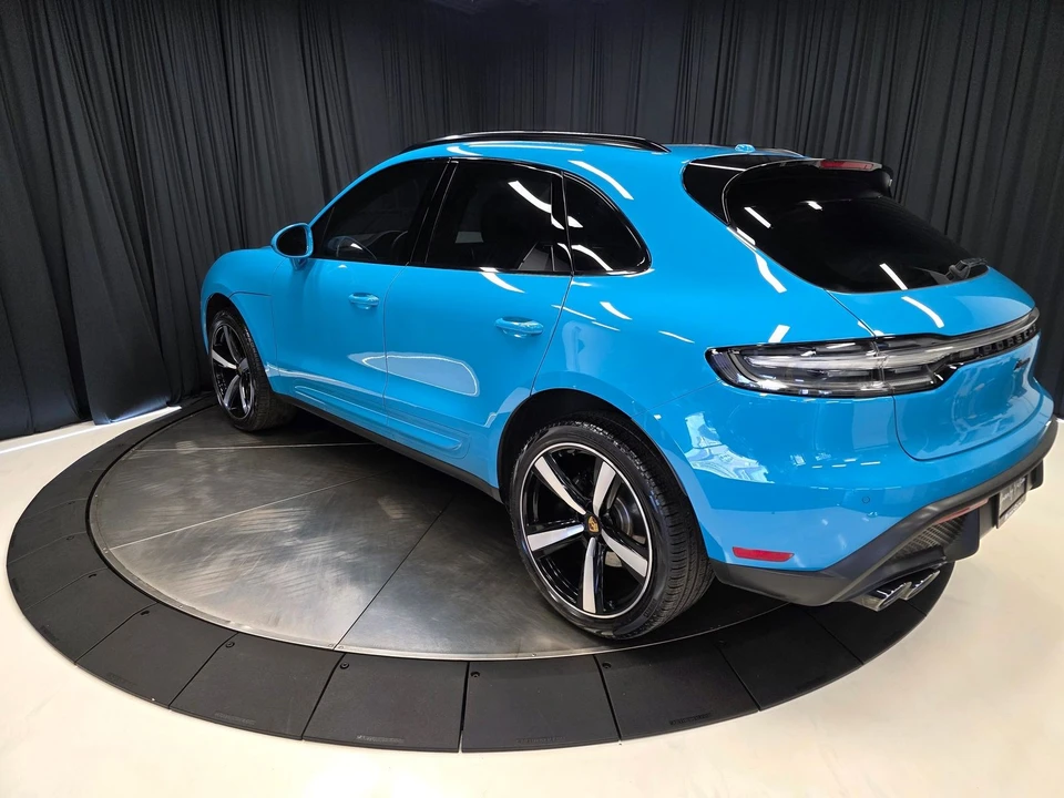 2023 Porsche Macan - Image 9 of 21
