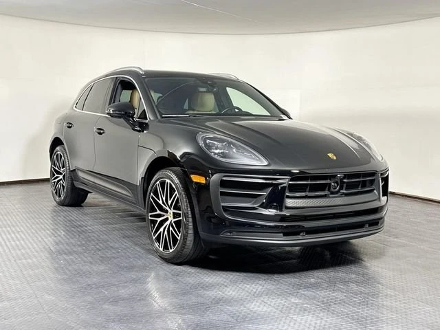 2023 Porsche Macan - Image 9 of 20