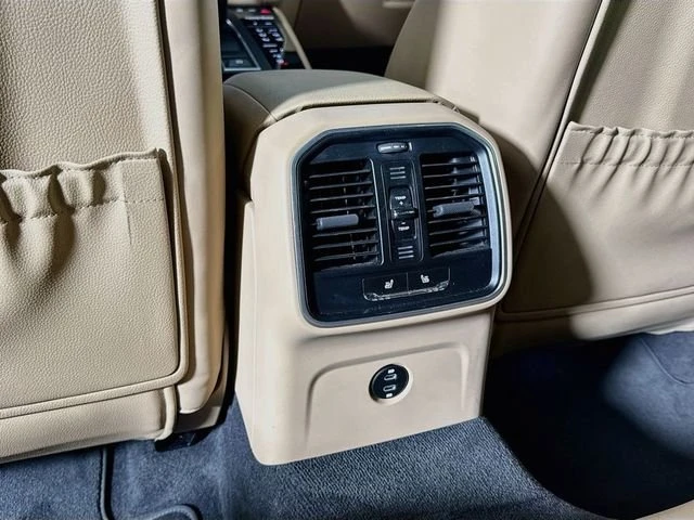 2023 Porsche Macan - Image 20 of 20