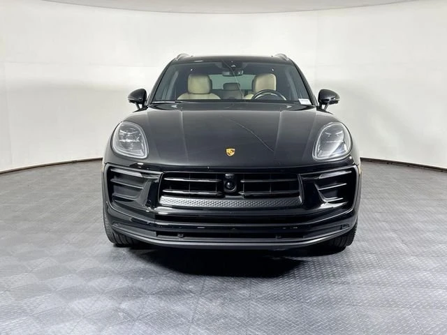 2023 Porsche Macan - Image 10 of 20