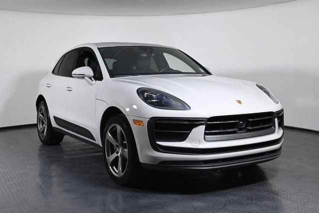 2023 Porsche Macan - Image 9 of 20