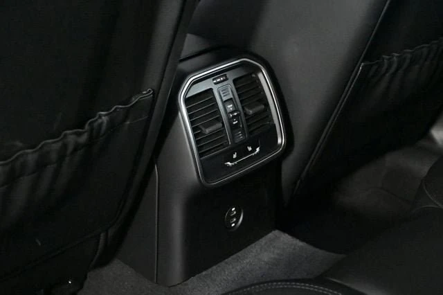 2023 Porsche Macan - Image 20 of 20