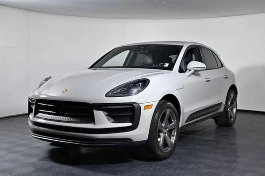 2023 Porsche Macan Base