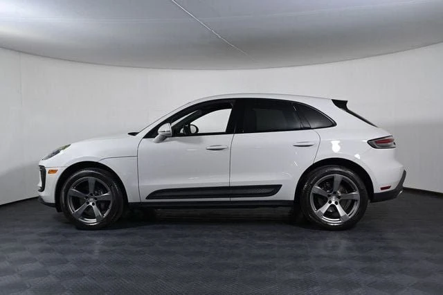 2023 Porsche Macan - Image 2 of 20